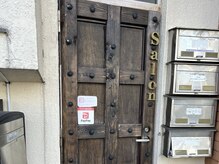 エルプレイス(L PLACE)の雰囲気（入口）