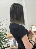 バレイヤージュ　グレー暗め　ブリーチ春日井