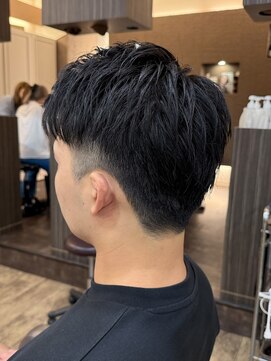 アルターリール(aL ter Rire) ブルーブラック/刈り上げセンターパート/鎌取/杉田花乃