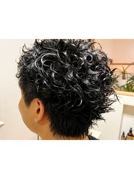 行きつけのサロンを作り、季節を先取るスタイルを。