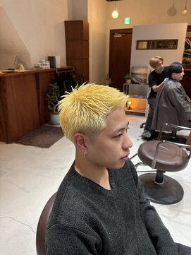 金髪ショート