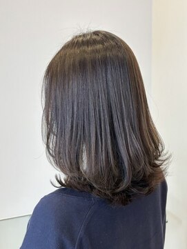 ノア(no_a) 【四条烏丸】レイヤー×ワンカラーで透明感オリーブ