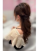 ホワイト 栄駅店(White)&nbsp;下めルーズハーフアップ