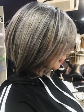 ビーフレーバー(B,FLAVOR) カラーはグレー ブルーベースに合わせて作ったクールな前下がり