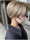 ホワイトベージュカラー