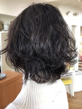 ティーアンドエイチ ヘアーワークス(T&H hairworks) エアリーボブ