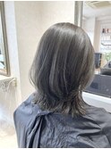 ブリーチなしグレージュ×ミディアムウルフ