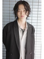 ブークル(boucle)&nbsp;センターパートパーマ　ミディアムウルフパーマ