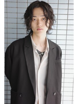 ブークル(boucle) センターパートパーマ　ミディアムウルフパーマ