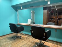 ワフト 千葉店(Hair Design Waft)の雰囲気(横並びのセット面でお連れ様とも一緒に施術可能です♪)