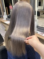 ケンジ 横須賀中央(KENJE)&nbsp;横須賀グレージュミルクティーベージュブリーチカラーオージュア