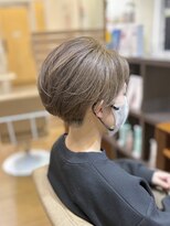 ムーア(MUA)&nbsp;刈り上げショート×ダブルカラー