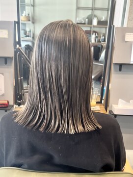 ジルヘアービカミ(Jill hair bikami) 切りっぱなしボブ×ハイライト