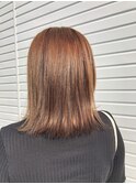 オレンジベージュ×外ハネミディアム