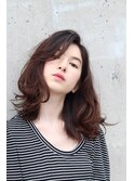 大人かわいい無造作カールスタイル