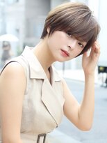 大人可愛い耳かけショートボブフォギーベージュ【江角力也】