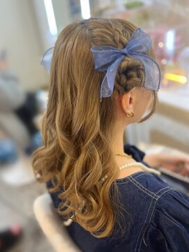 アトリエビューティーアミュ(atelier beauty AmU) 推し活  ライブ 量産型 編み込みハーフツインお団子×リボン