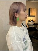 ピンクベージュ