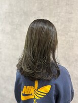 ヘアーワークス ボナ(HAIR WORKS bona.)&nbsp;冬のくすみ系ヘアカラー×毛流れワンカールパーマ 潤いトリ