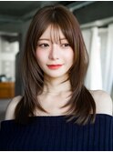 レイヤーカットが可愛いストレートミディ