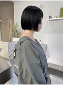 アッシュブルーブラック黒髪切りっぱなしボブ