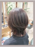 大人のくびれミディアム/白髪ぼかし/ウルフカット/40代50代60代