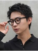 無造作で映えるルーズショートツイストスパイラルパーマ