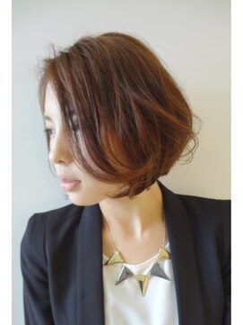 クロップヘアークリエイティブ さわやか大人ボブ