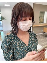 シンス(Since)&nbsp;ぱつっと前髪 と 流れるサイドバング 波巻き ミディ