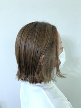 ヘアー ミッション 心斎橋店(hair Mission) グレージュインナーカラーブツ切りコンパクトボブ