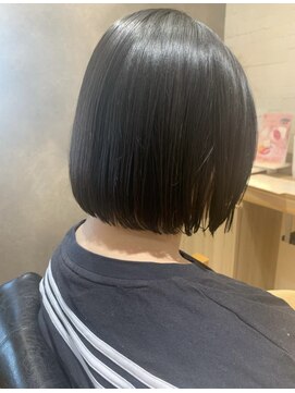 フラワー(flower) 前下がりボブ