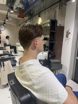 フランクスバーバーザスタンド(Frank’s barber the stand) テーパーフェードスタイルA