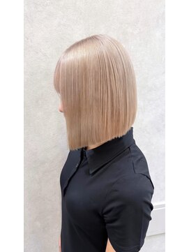 ロンド レア 天神大名店(Lond Le’a) イヤリングカラー/外ハネボブ /縮毛矯正/レイヤーボブ/艶髪
