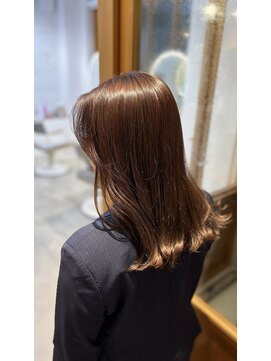 チュール(ture) ツヤ感あるミディカット×ブラウン