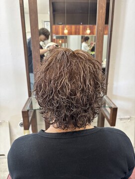 ハイパー(HYPER) ブラウンベージュハイライトサーフカールパーマ