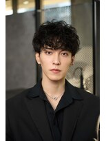 ゼノ 海老名(XENO)&nbsp;シャドウパーマラウンドマッシュフェザーパーマメンズパーマ眉毛