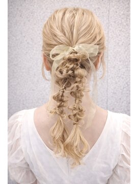 ストゥー(StueW.) お呼ばれパーティーヘアセット14/ヘアメイク/ブリーチ/レイヤー