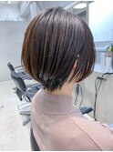 ショートボブ、前下がりショート、グレージュ
