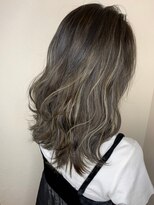 フロート 小阪店(float) アッシュグレー_耳かけ,毛先パーマ,イメチェン