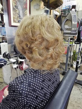 ヘアースタジオエイブル ミディアムミセスパーマ