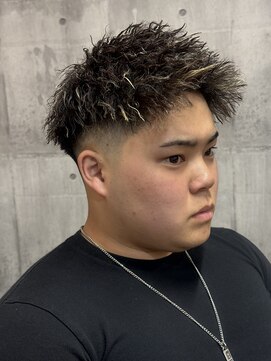 メゾンフォーメン(Maison for men) ツイストパーマ　フェードカット　メンズメッシュ