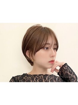 《ハイライトと相性の良いショートヘア》骨格や髪質に合わせたカットで、あなただけの似合わせショートに♪