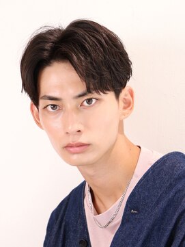 ネイビー(NAVY) 大人センターパート 刈り上げマッシュ