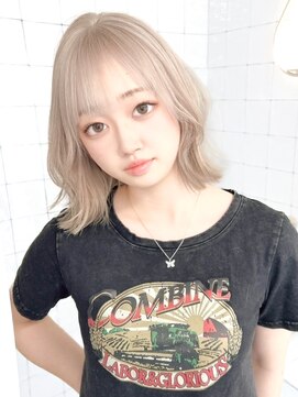 フウ(fuh) ベージュカラー/ミルクティー/ハイトーン/艶髪/ブリーチ/学割