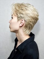 レガシー(REGASEA)&nbsp;センターパート フェザーショート コンマヘア メンズブリーチ