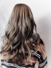 トラヴィス(Hair Resort Travis)