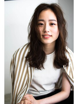 アコロン(acoron) 小顔カット_くびれセミディ_アッシュカラー _新宿