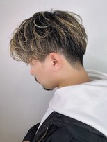 アンダーバーホワイト(_WHITE)&nbsp;前下がりセンターパート