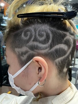 トリックストア(TRICK STORE) 【派手髪】東リベドラケン風バリアート【心斎橋】