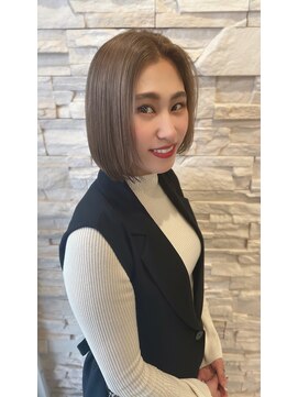 トータルビューティサロン シェリ(total beauty salon cheri) 【cheriオススメ】ハイトーンカラー×切りっぱなしボブ